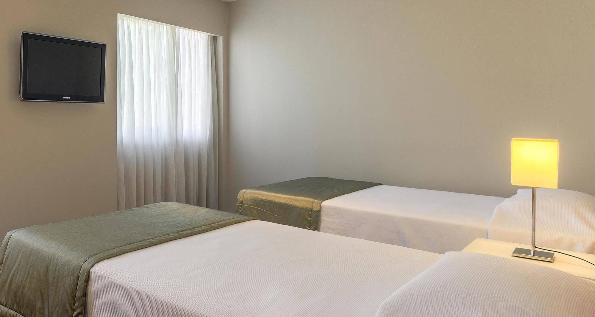 Hotel Nacional Inn Porto Alegre - Proximo Ao Complexo Hospitalar Santa Casa E Ufrgs Extérieur photo