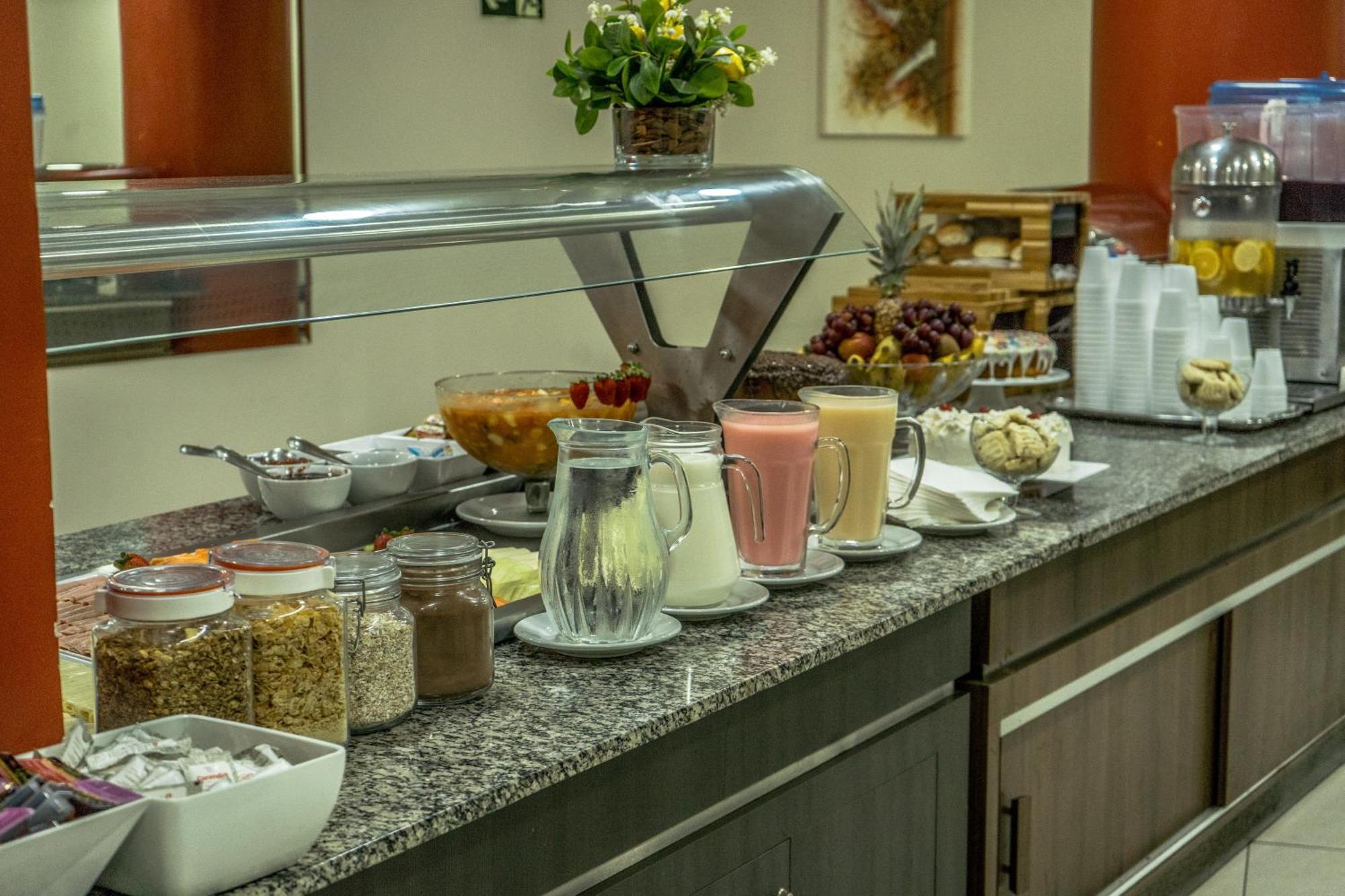 Hotel Nacional Inn Porto Alegre - Proximo Ao Complexo Hospitalar Santa Casa E Ufrgs Extérieur photo