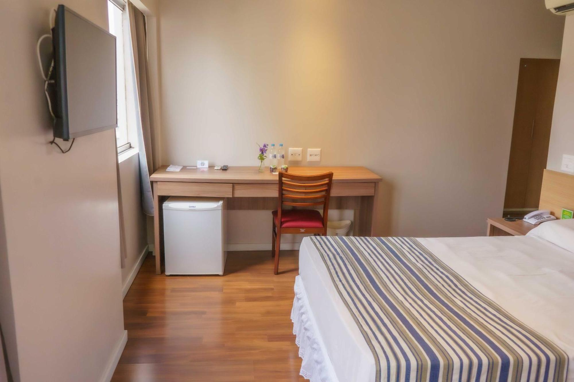 Hotel Nacional Inn Porto Alegre - Proximo Ao Complexo Hospitalar Santa Casa E Ufrgs Extérieur photo