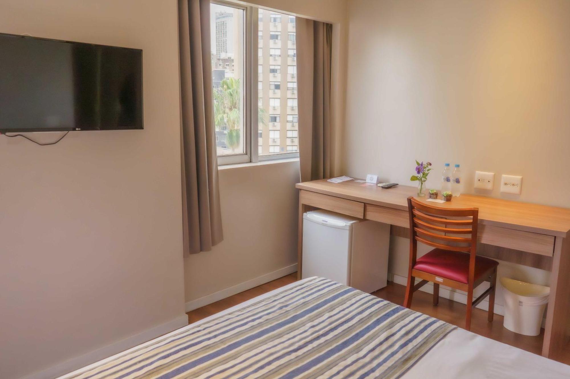 Hotel Nacional Inn Porto Alegre - Proximo Ao Complexo Hospitalar Santa Casa E Ufrgs Extérieur photo